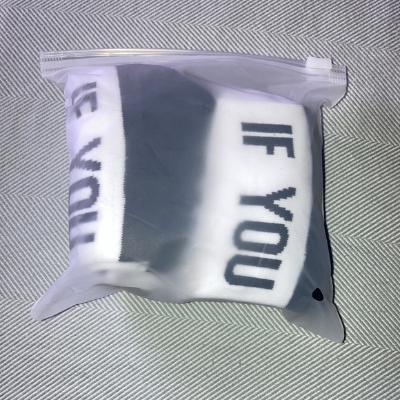 If You Can Read This I’m Playing Call Of Duty Socks - Picture 4 of 4